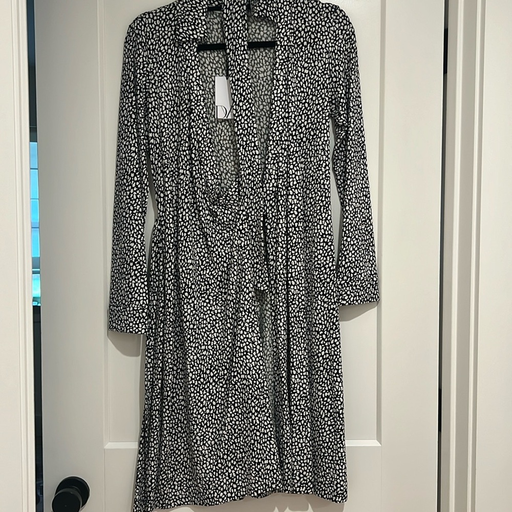 NWT DVF wrap dress- black and white. 100% cotton